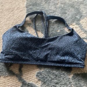 Lululemon sports bra size 8